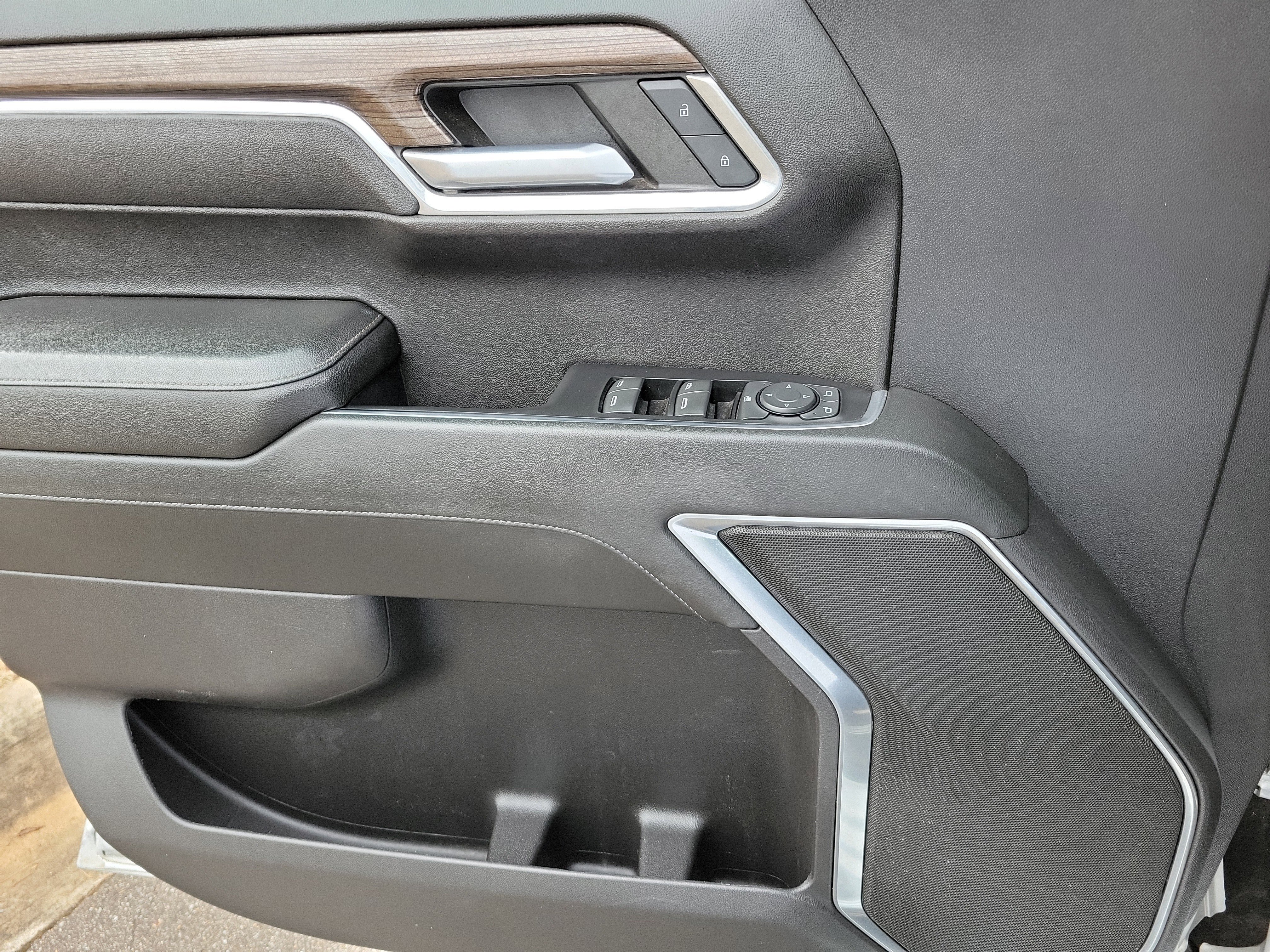Used 2022 Chevrolet Silverado 1500 RST w/ LPO, Dark Essentials Package image 18