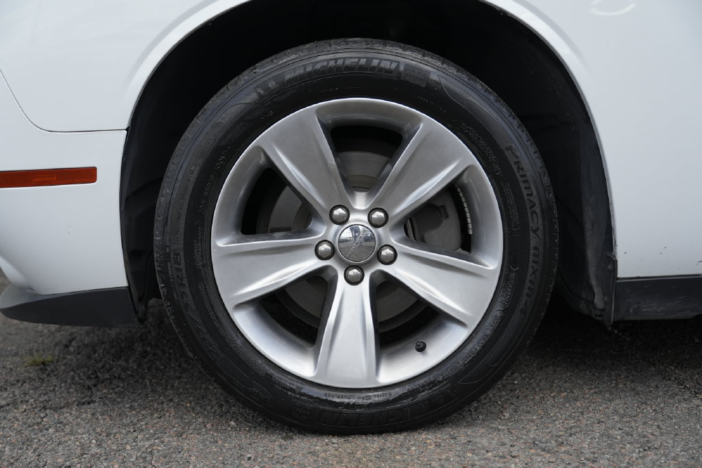 Used 2018 Dodge Challenger SXT RWD image 13