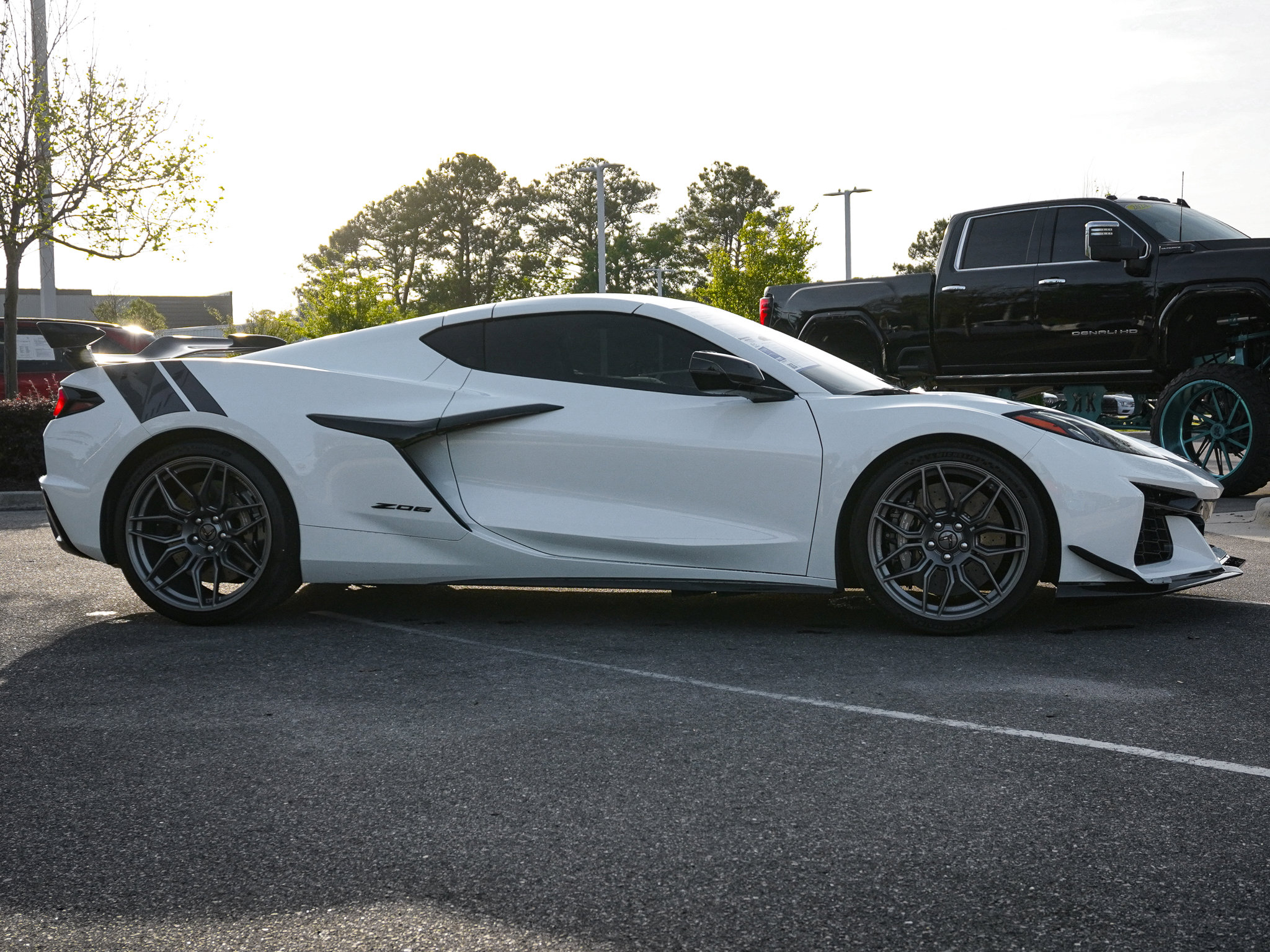 Used 2024 Chevrolet Corvette Z06 w/ Z07 Performance Package RWD image 11