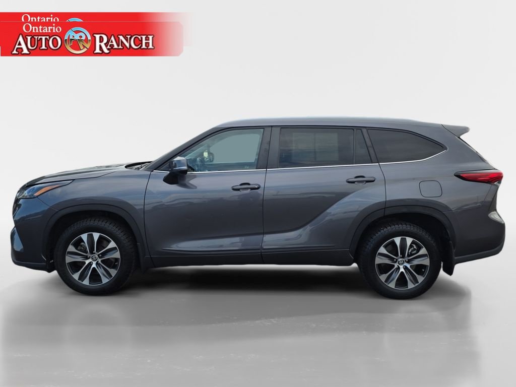 Used 2023 Toyota Highlander XLE AWD/4WD image 2