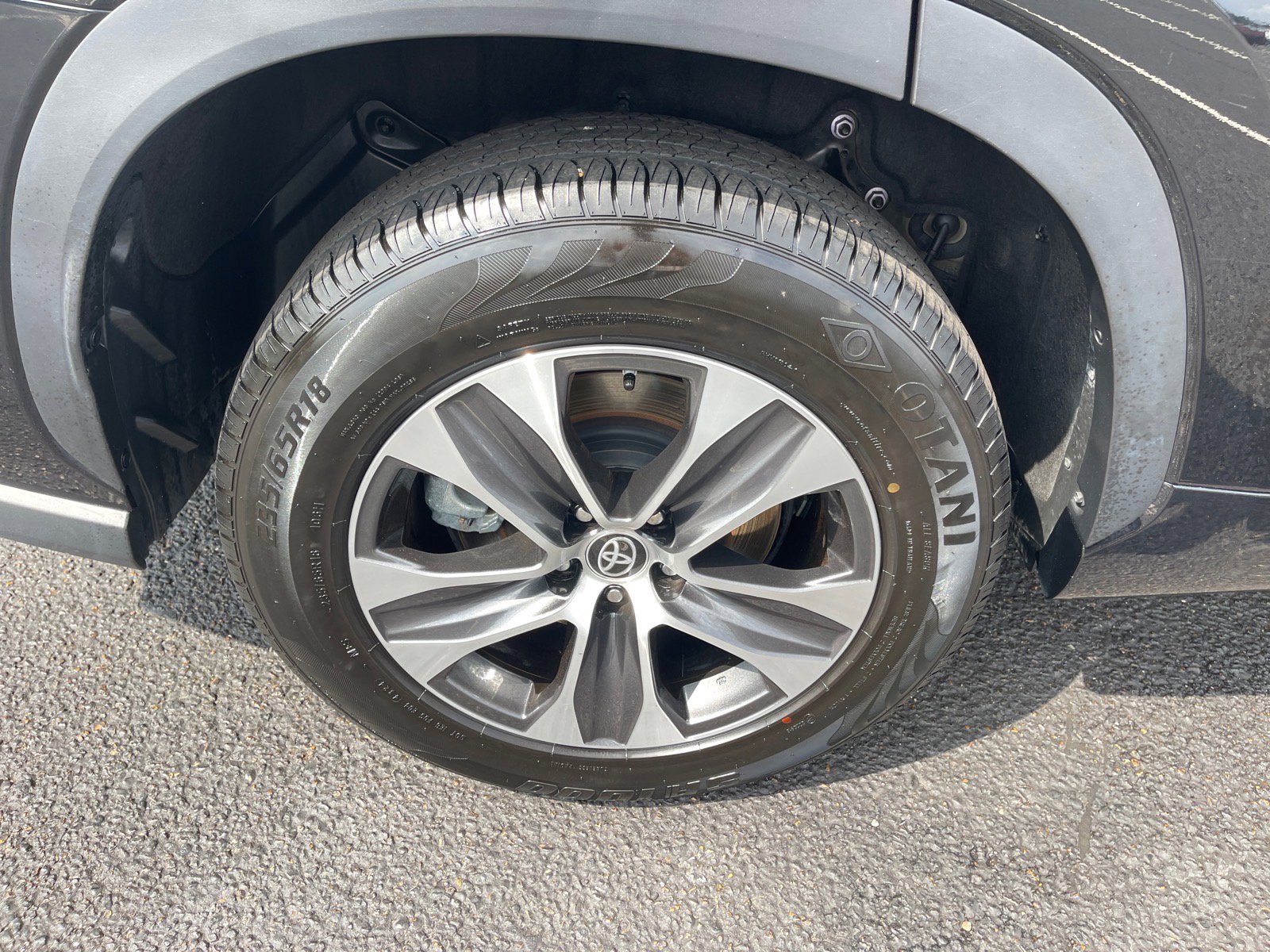 Used 2024 Toyota Highlander XLE FWD image 22