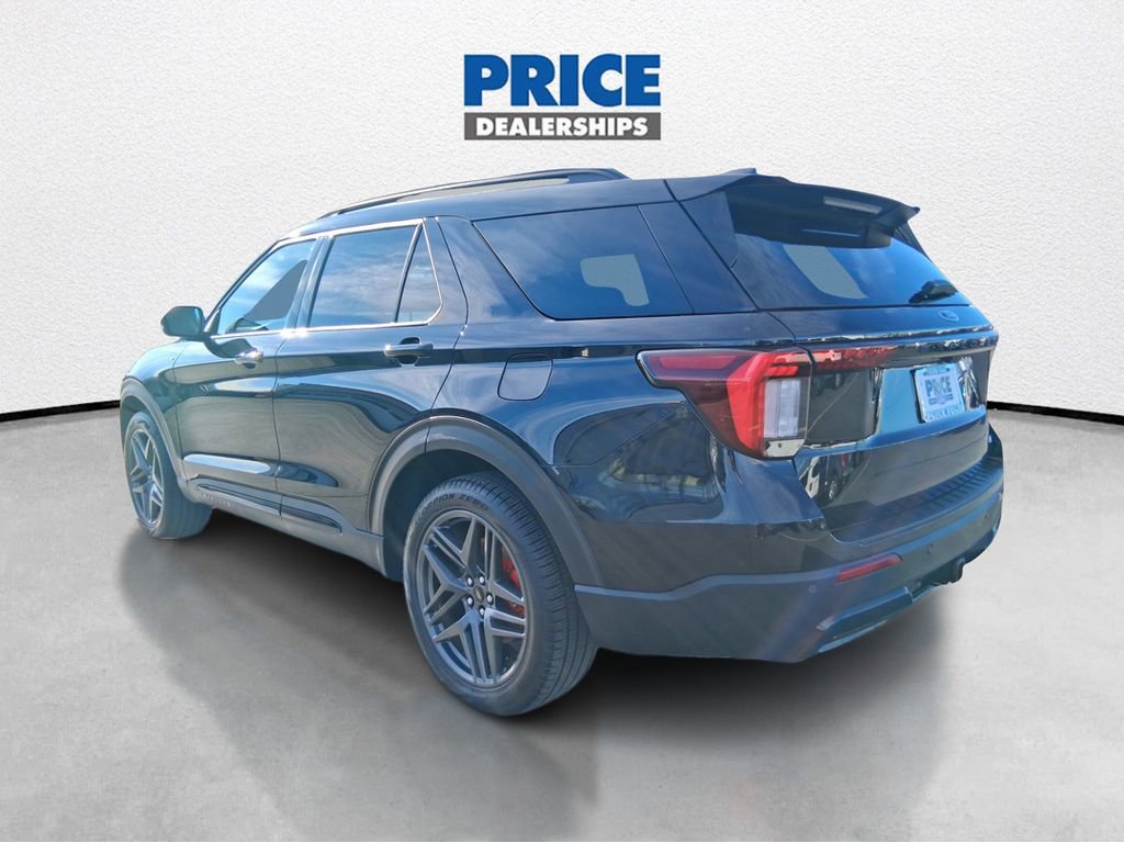 Certified 2025 Ford Explorer ST-Line w/ ST-Line Street Pack image 7