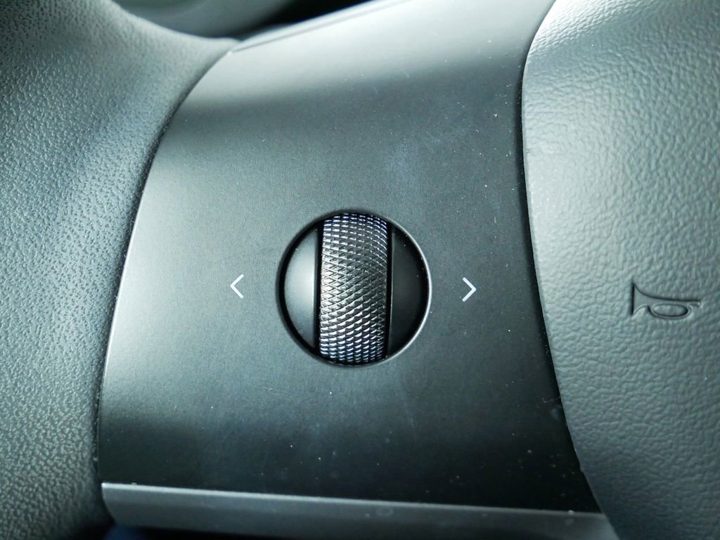 Used 2022 Tesla Model Y Long Range image 24