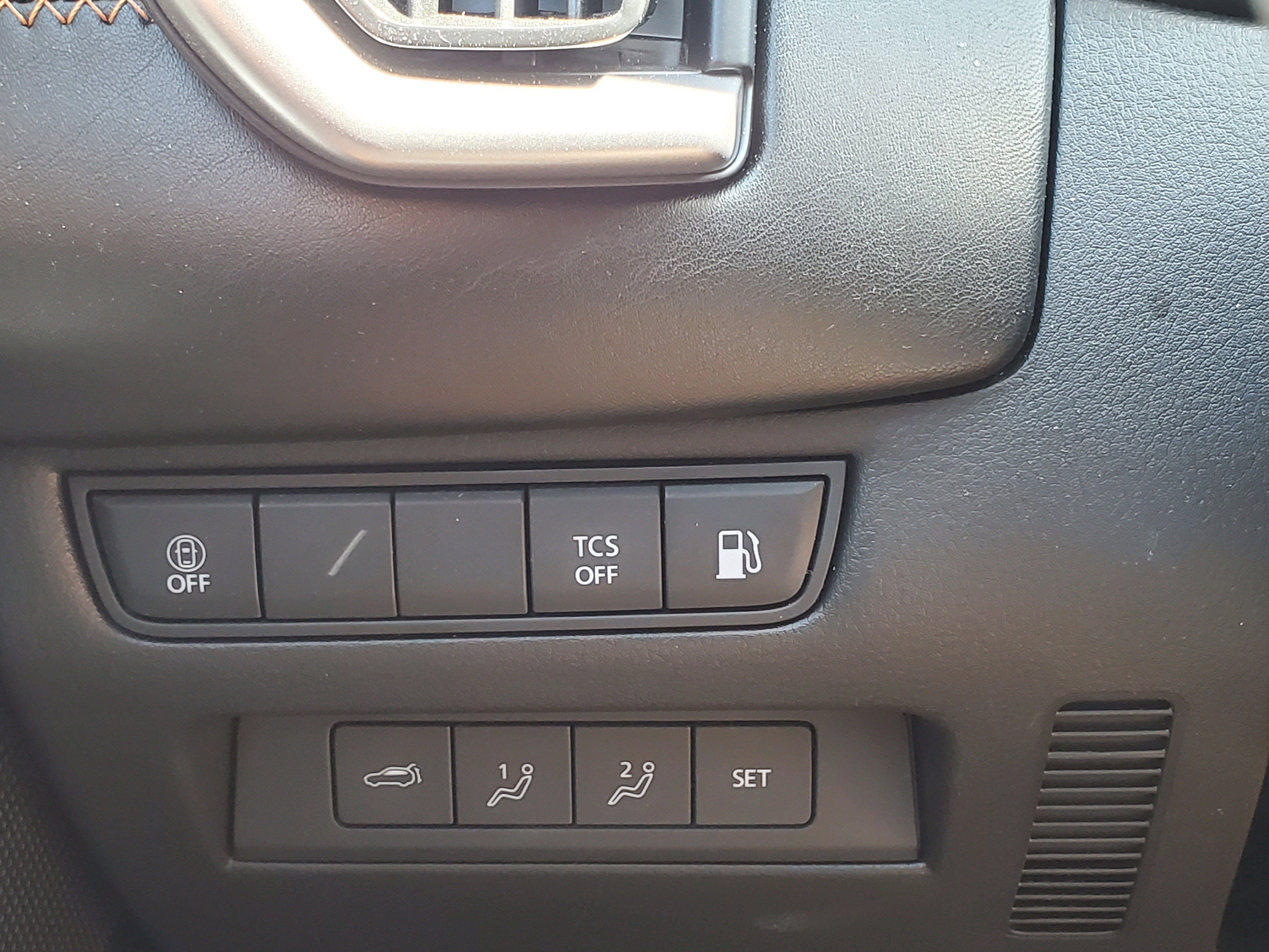 Used 2025 MAZDA CX-50 AWD 2.5 Hybrid w/ Premium Pkg image 20