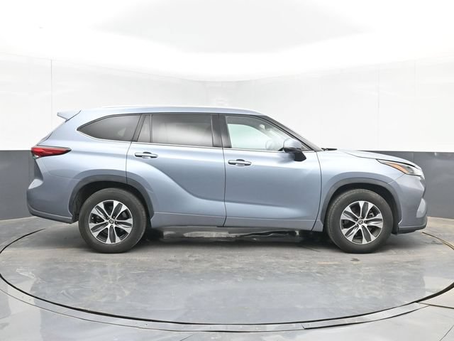 Used 2021 Toyota Highlander XLE FWD image 15