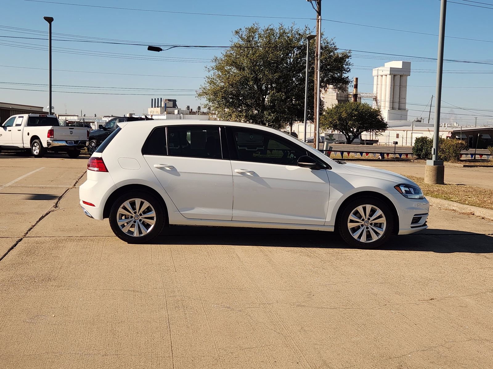 Used 2021 Volkswagen Golf 4-Door image 8