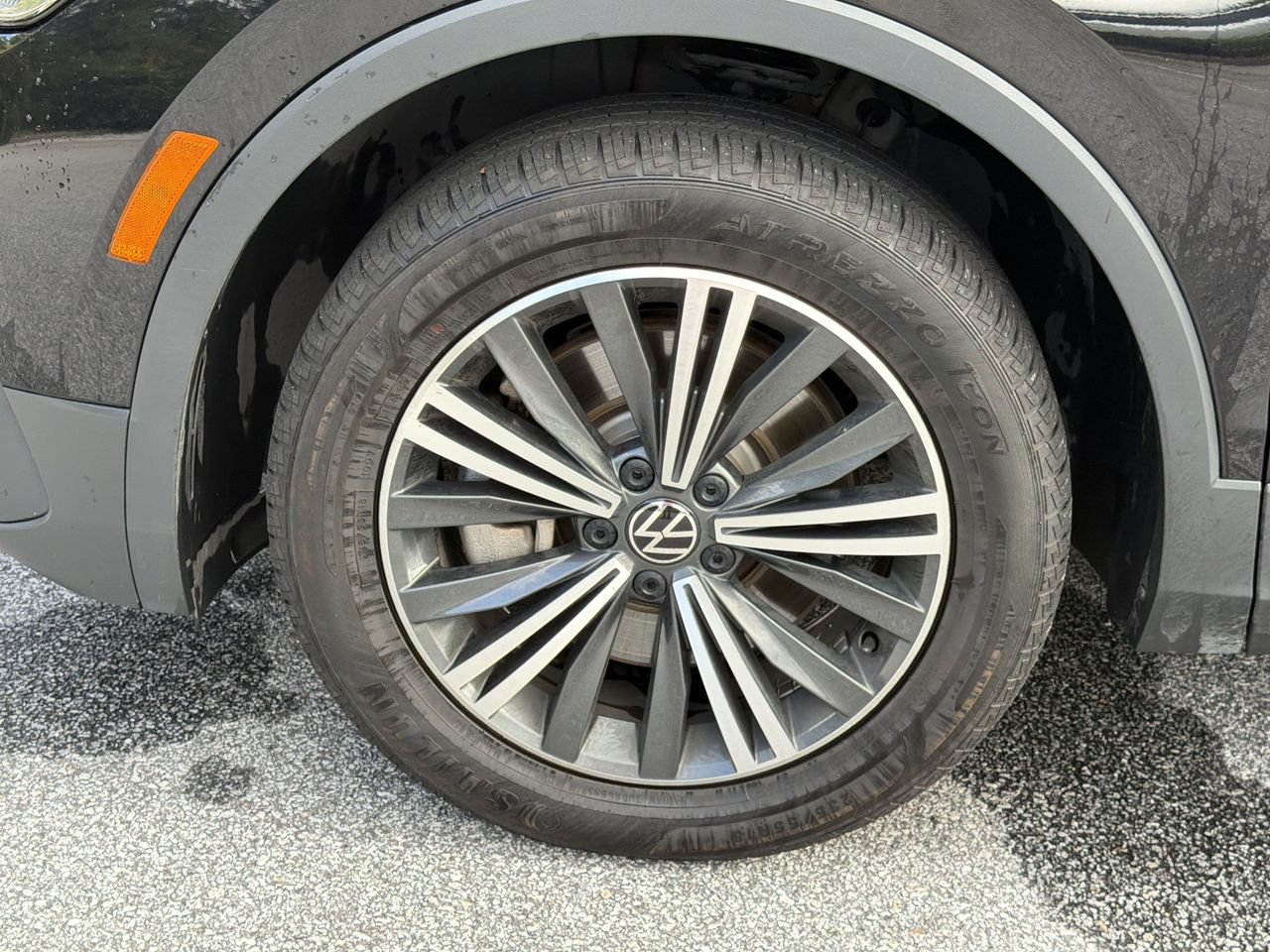 Used 2024 Volkswagen Tiguan SE FWD image 30