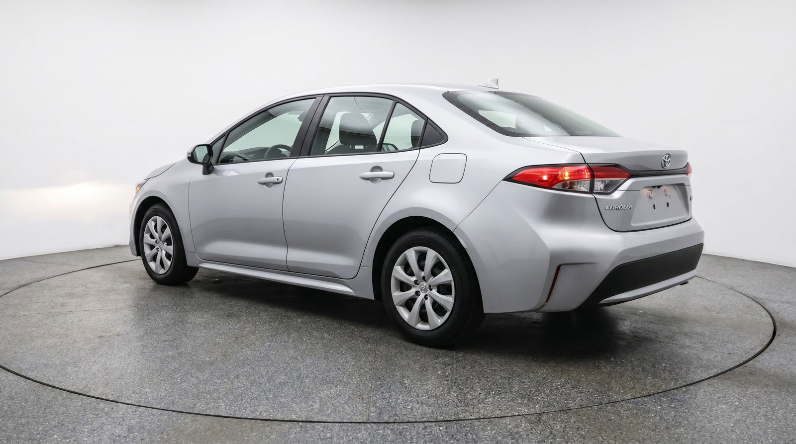 Used 2025 Toyota Corolla LE FWD image 6