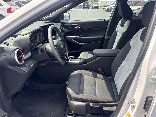 Certified 2024 Chevrolet Trax RS w/ Driver Confidence Package FWD image 17