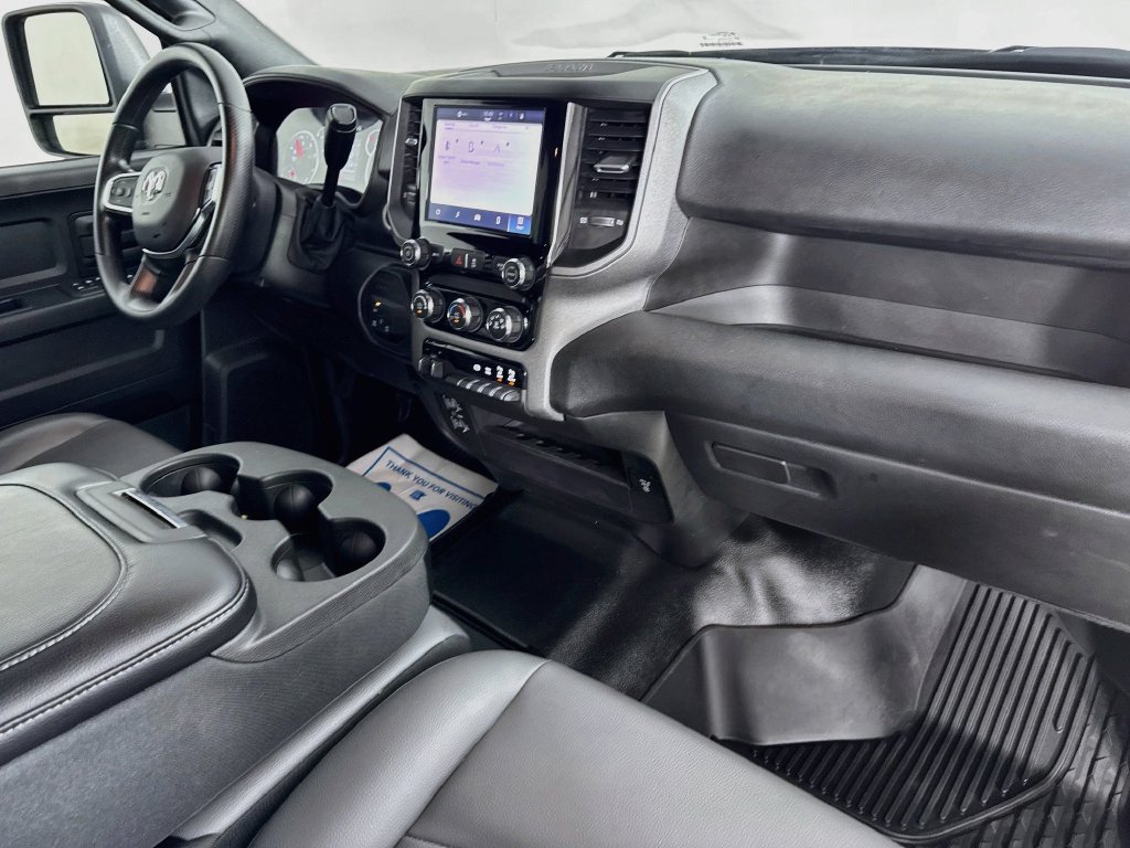 Used 2025 RAM 3500 Tradesman w/ Chrome Appearance Group AWD/4WD image 35