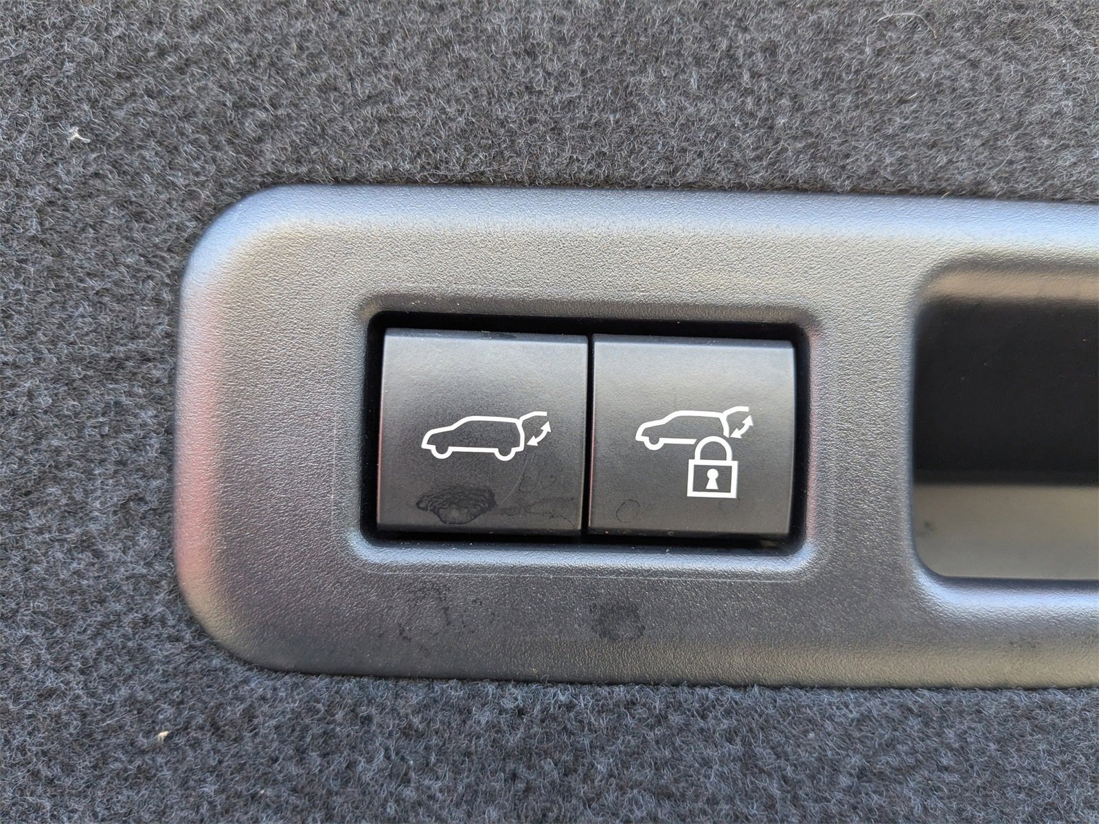 Used 2022 Lexus RX 350L Premium w/ Premium Package image 14