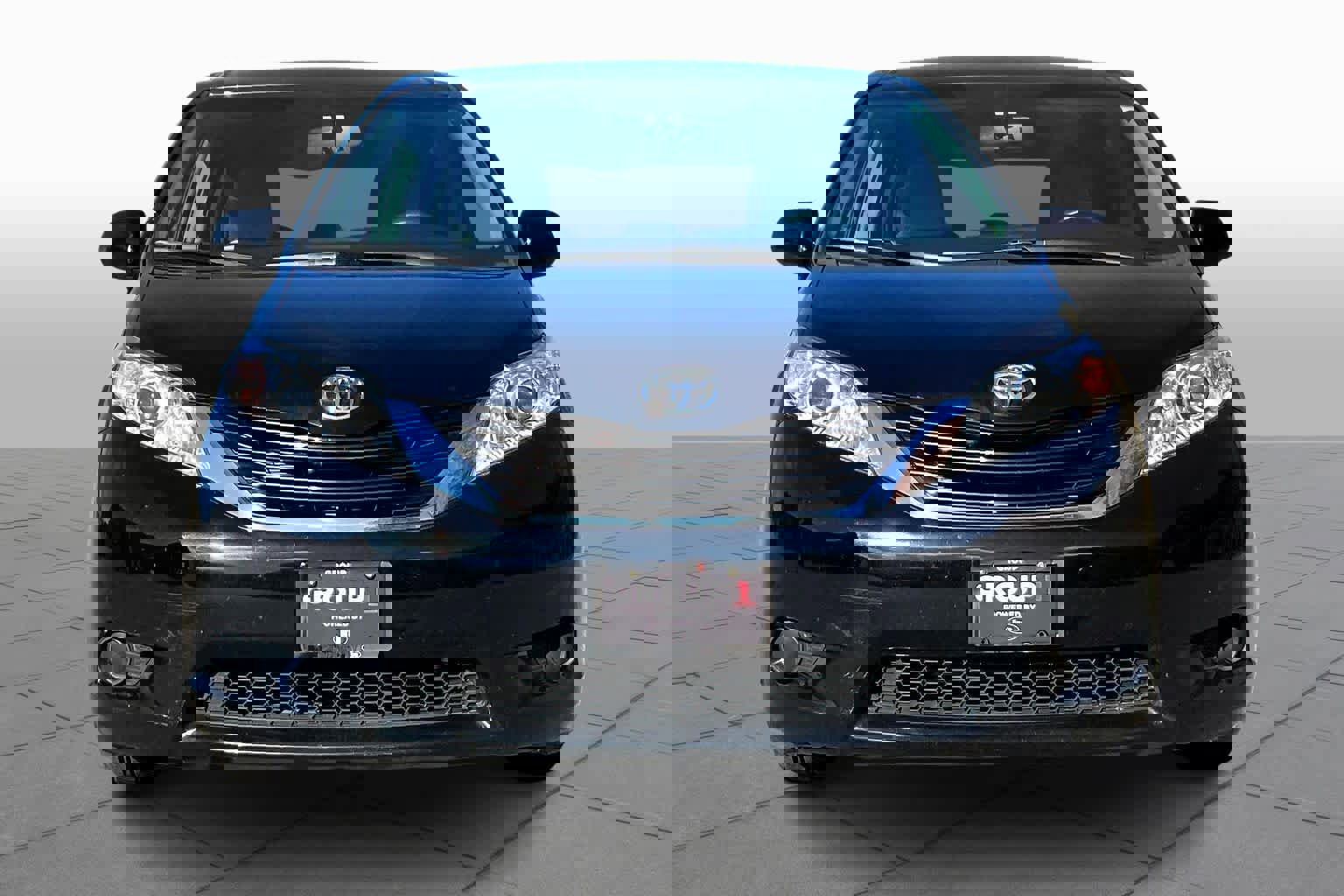 Certified 2017 Toyota Sienna LE image 3