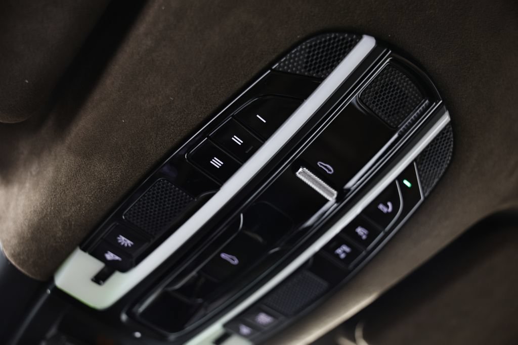 Certified 2023 Porsche Cayenne Turbo S AWD/4WD image 42