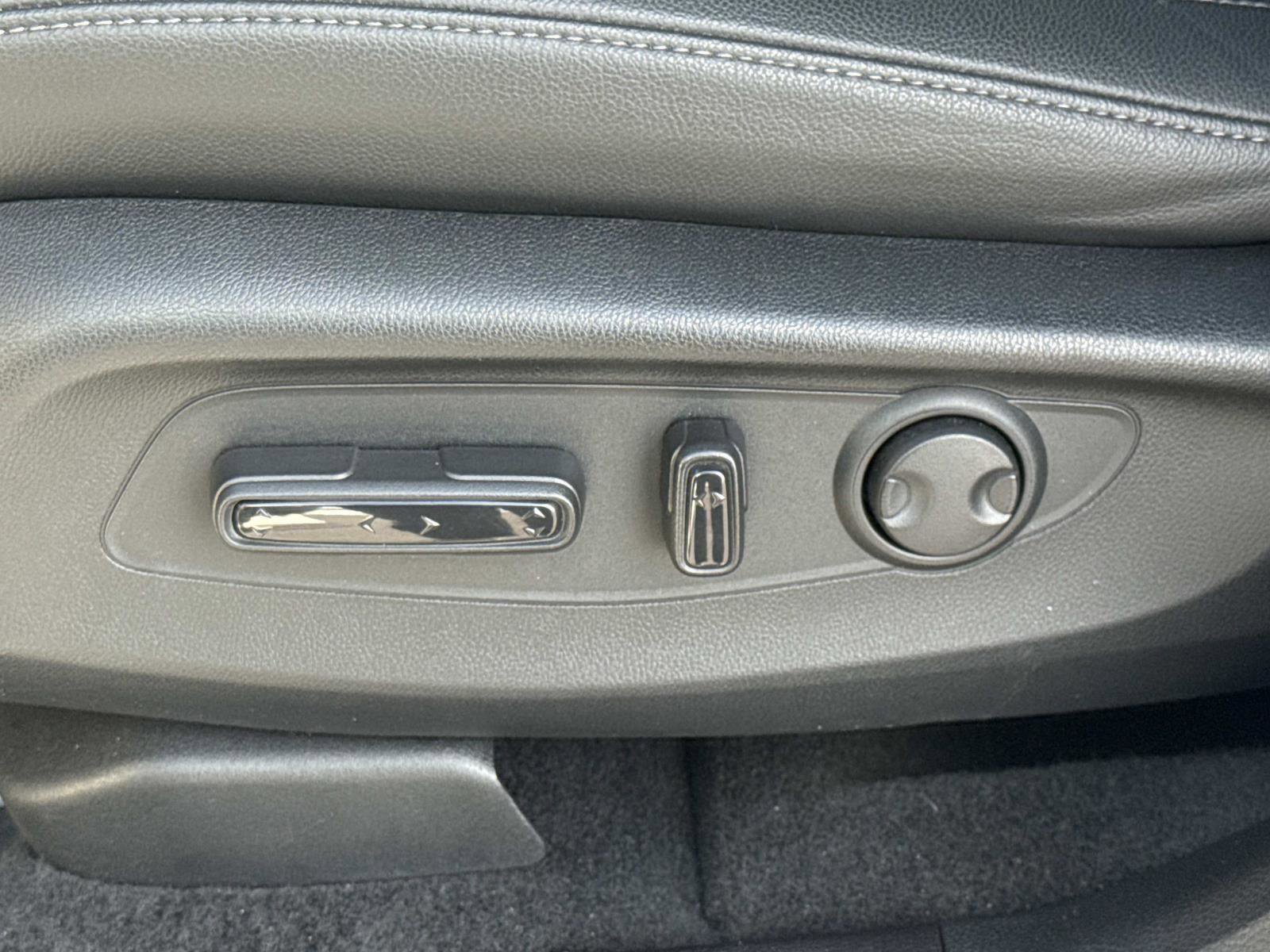 Used 2025 Honda CR-V EX-L image 16