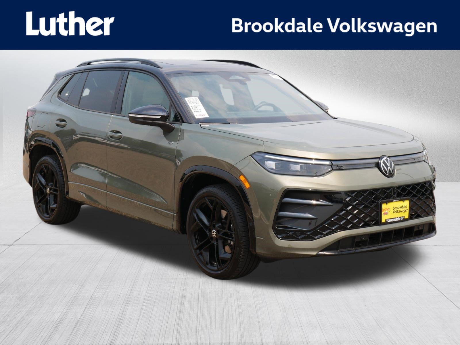 Used 2026 Volkswagen Tiguan SE R-Line AWD/4WD image 1