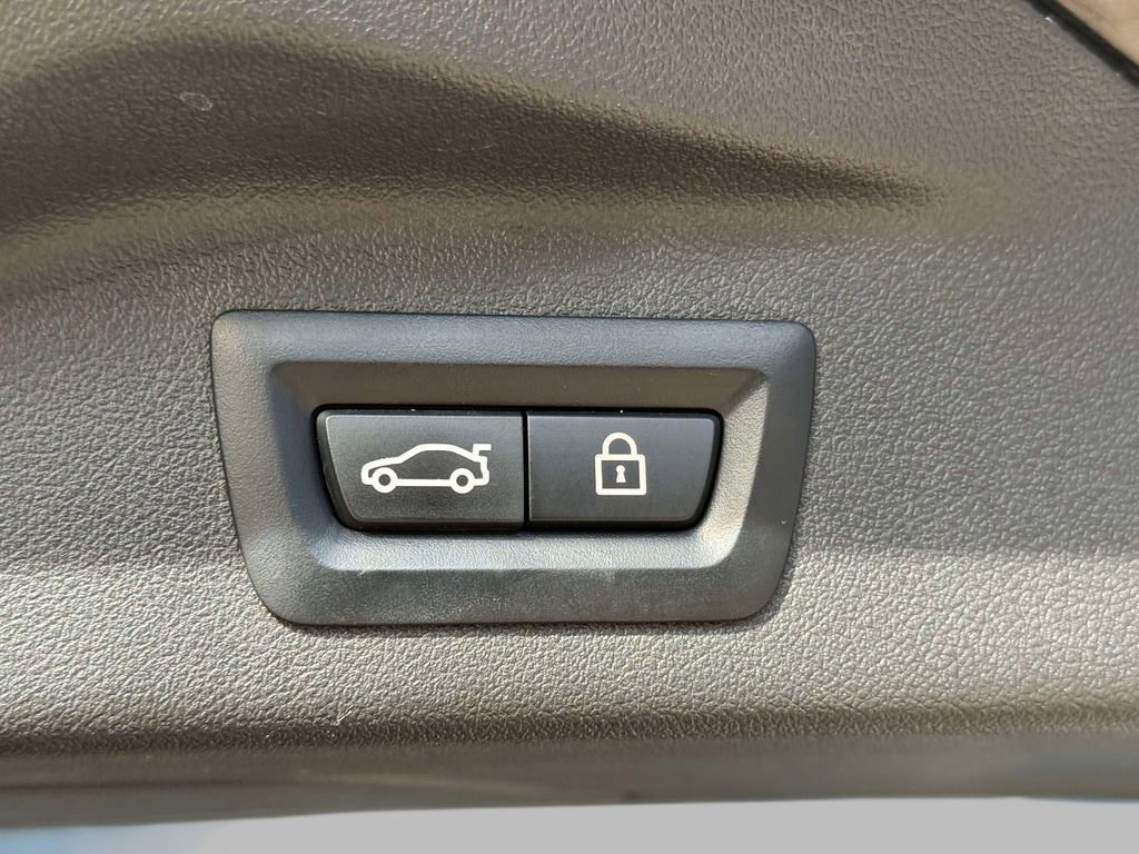 Used 2023 BMW X7 xDrive40i w/ Executive Package AWD/4WD image 19