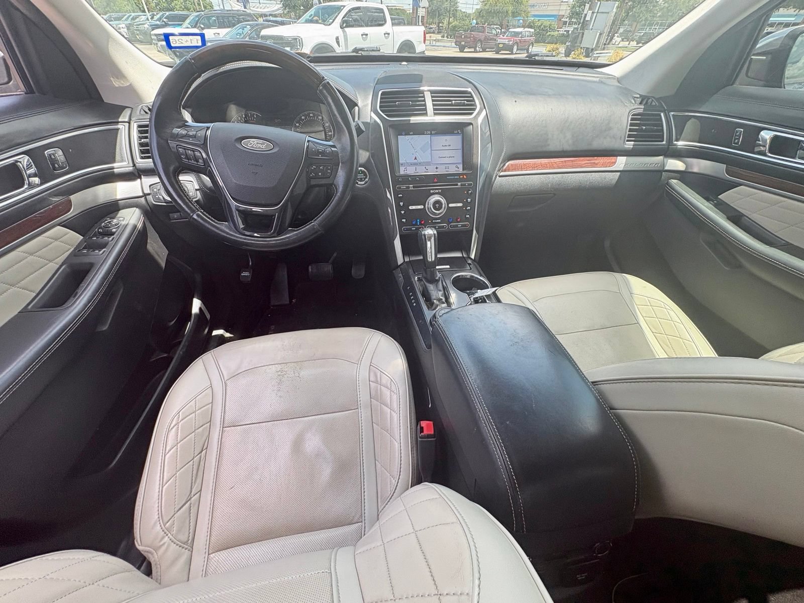 Used 2017 Ford Explorer Platinum AWD/4WD image 7