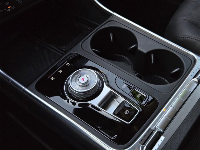 Certified 2025 Kia Carnival SX w/ SX Dark Edition Package image 26