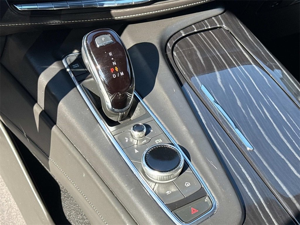 Certified 2023 Cadillac Escalade ESV V w/ LPO, ONYX Package image 25