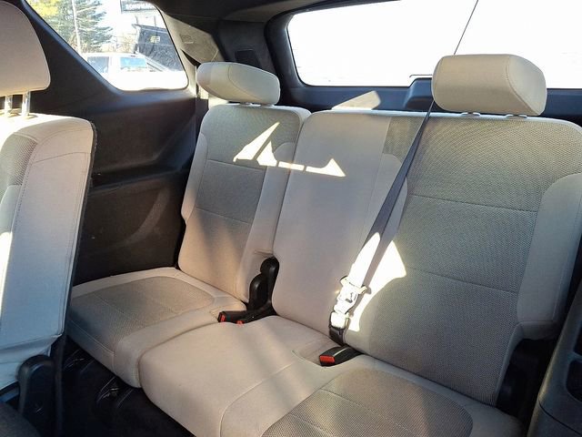 Used 2022 Chevrolet Traverse LS image 20