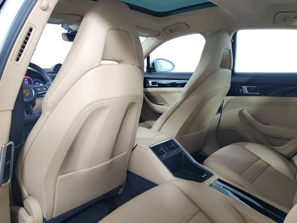 Used 2021 Porsche Panamera 4 image 30