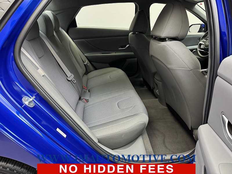 Used 2024 Hyundai Elantra SE FWD image 17