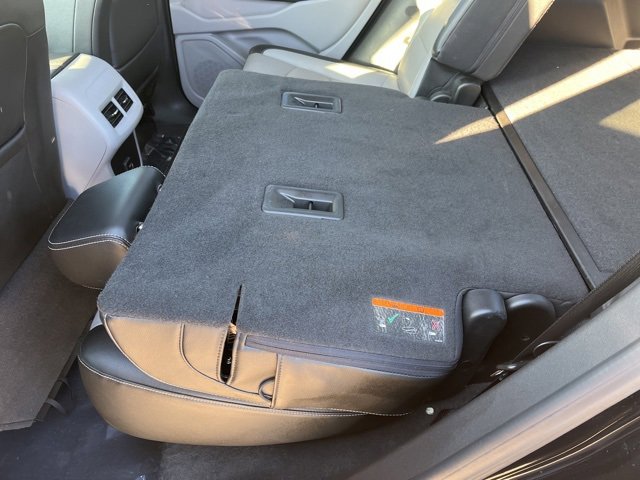 Used 2024 GMC Terrain SLT image 40