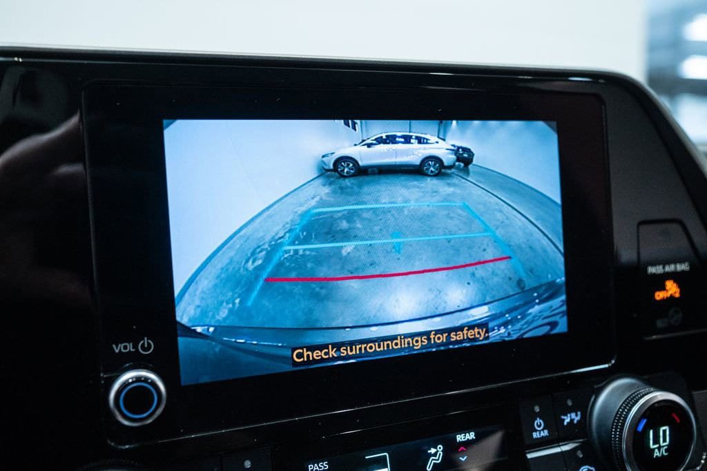 Used 2024 Toyota Highlander LE AWD/4WD image 25