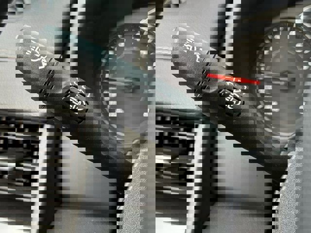 Used 2023 GMC Terrain SLE w/ Driver Convenience Package image 23