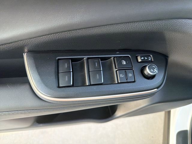 Certified 2023 Toyota Crown AWD/4WD image 10
