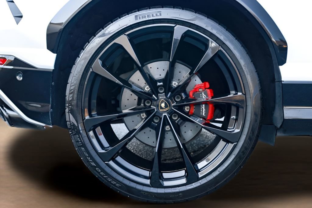 Used 2023 Lamborghini Urus S image 44