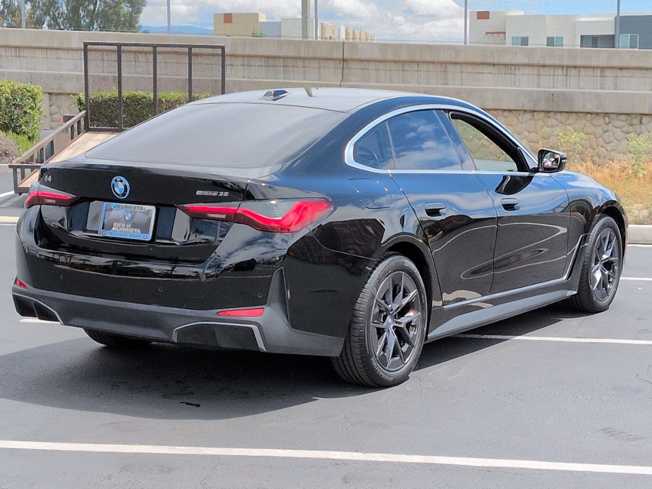 Used 2023 BMW i4 eDrive35 RWD image 10