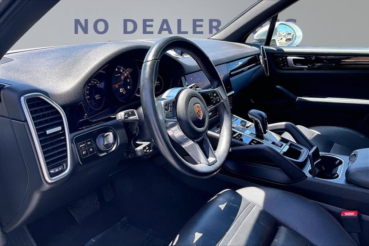 Used 2022 Porsche Cayenne AWD/4WD image 17