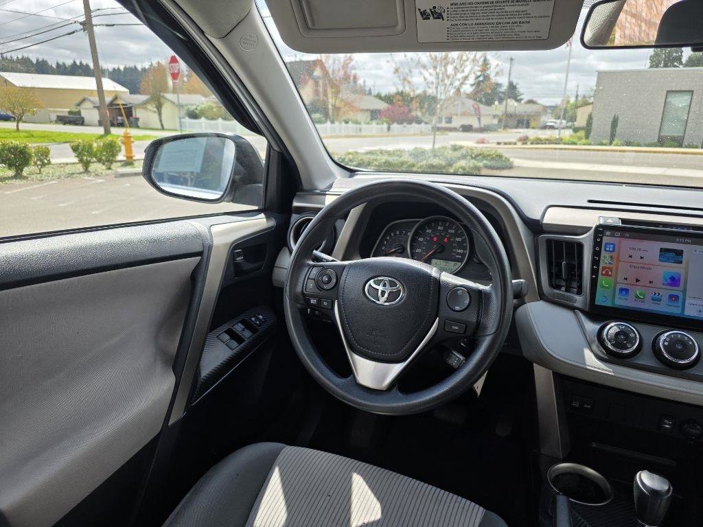 Used 2014 Toyota RAV4 LE AWD/4WD image 10
