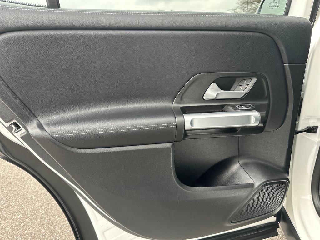 Used 2021 Mercedes-Benz GLB 250 4MATIC image 29