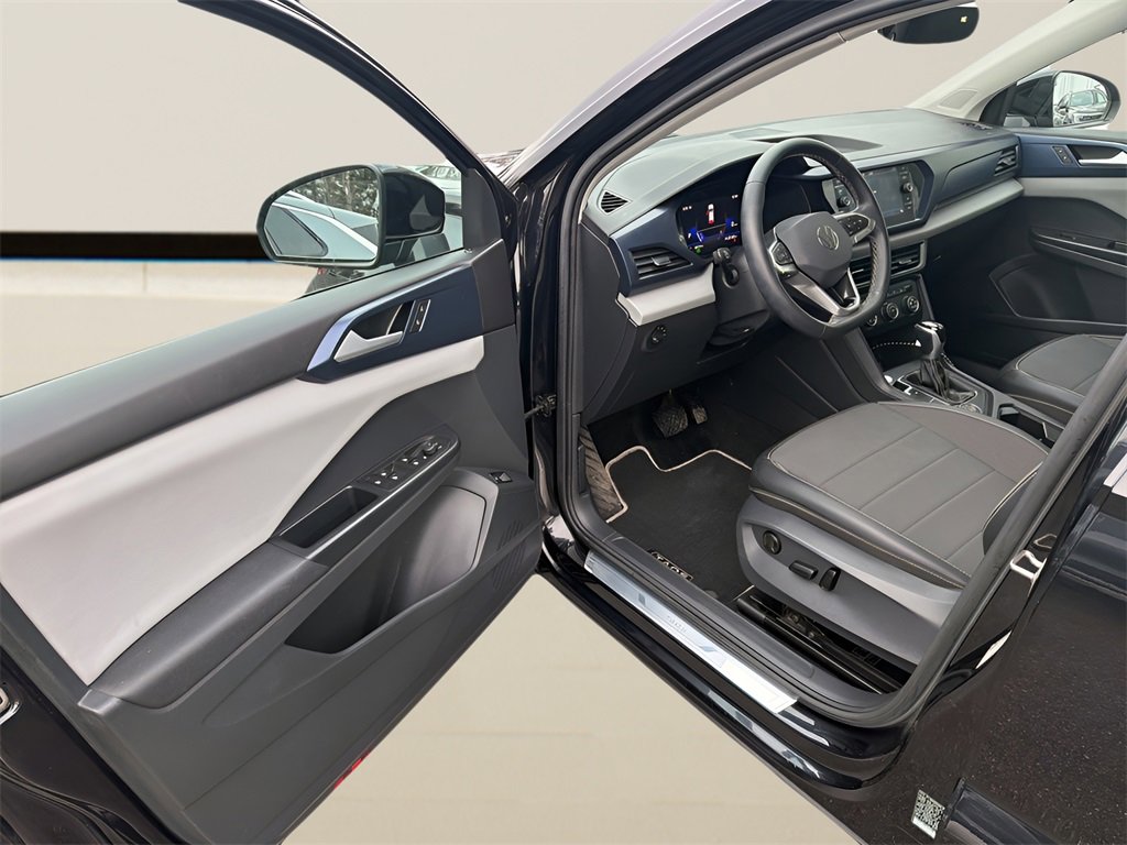 Used 2022 Volkswagen Taos SE image 13