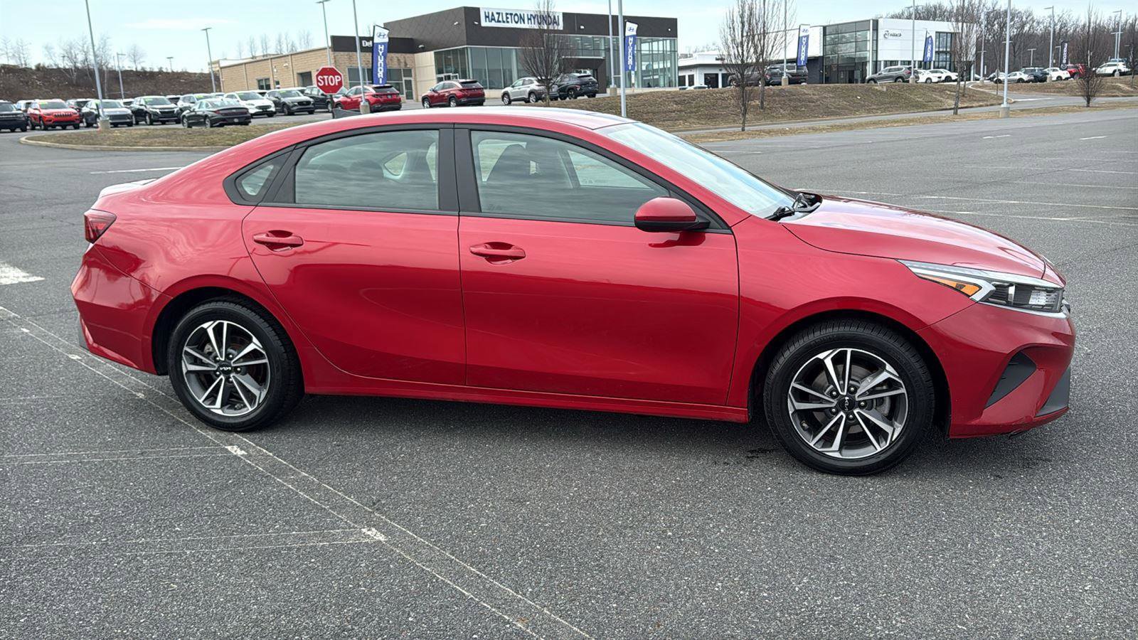 Used 2024 Kia Forte LXS image 3
