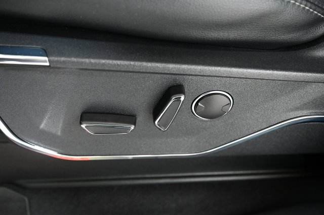 Used 2023 Ford F150 Lariat w/ Equipment Group 502A High image 26