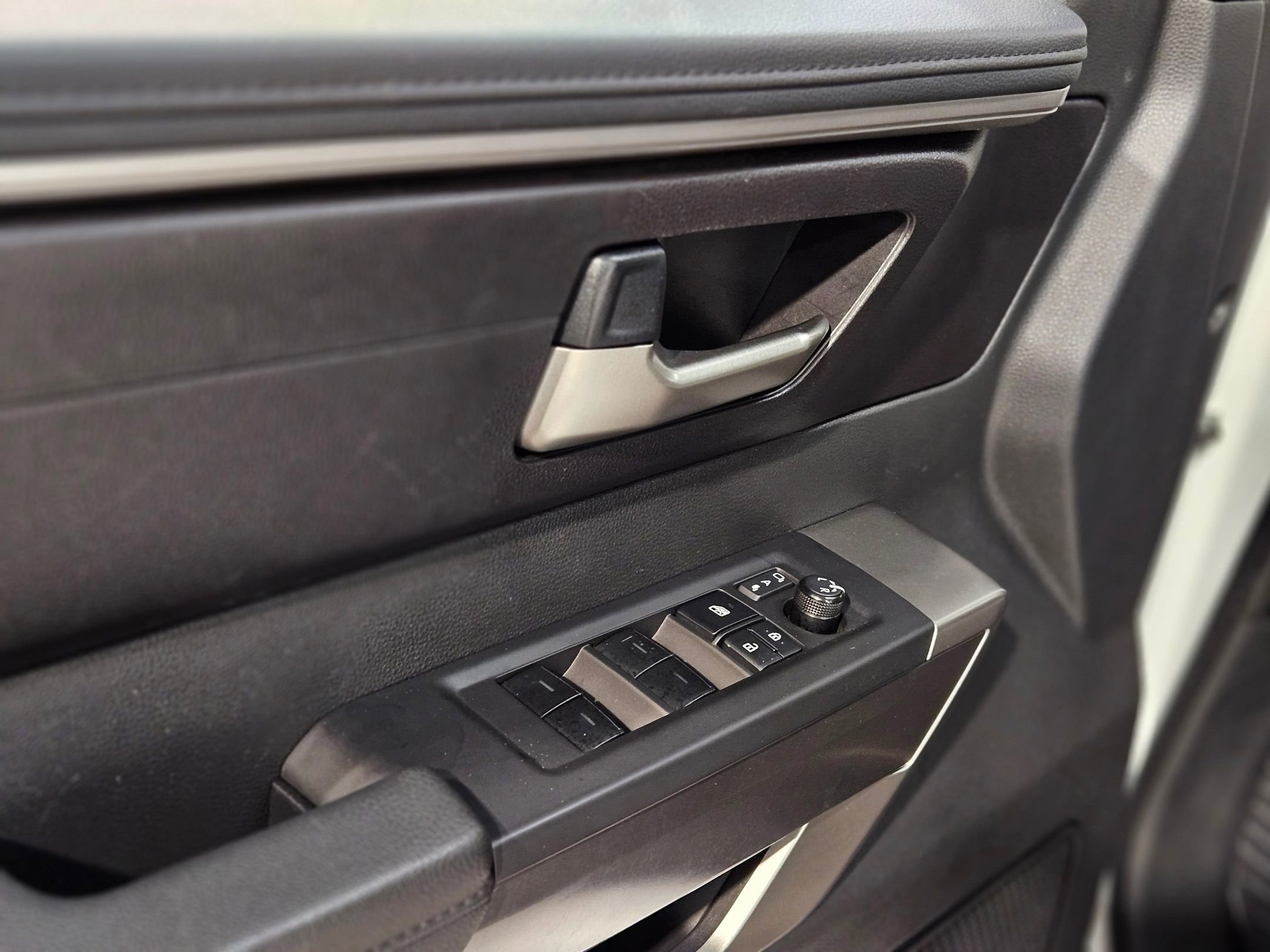 Certified 2025 Toyota Sequoia SR5 image 21