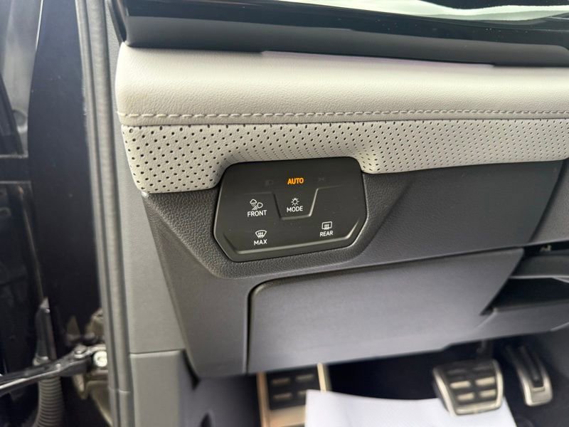 Used 2024 Volkswagen Atlas Peak Edition SEL image 12