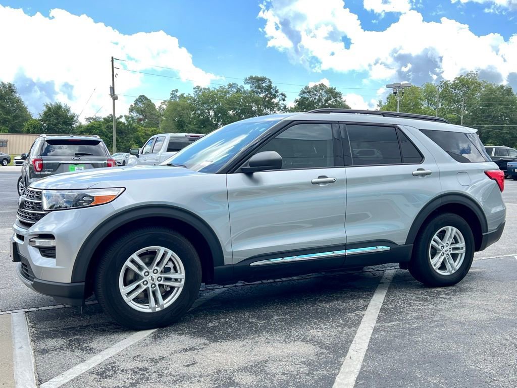 Used 2023 Ford Explorer XLT w/ Equipment Group 202A image 10