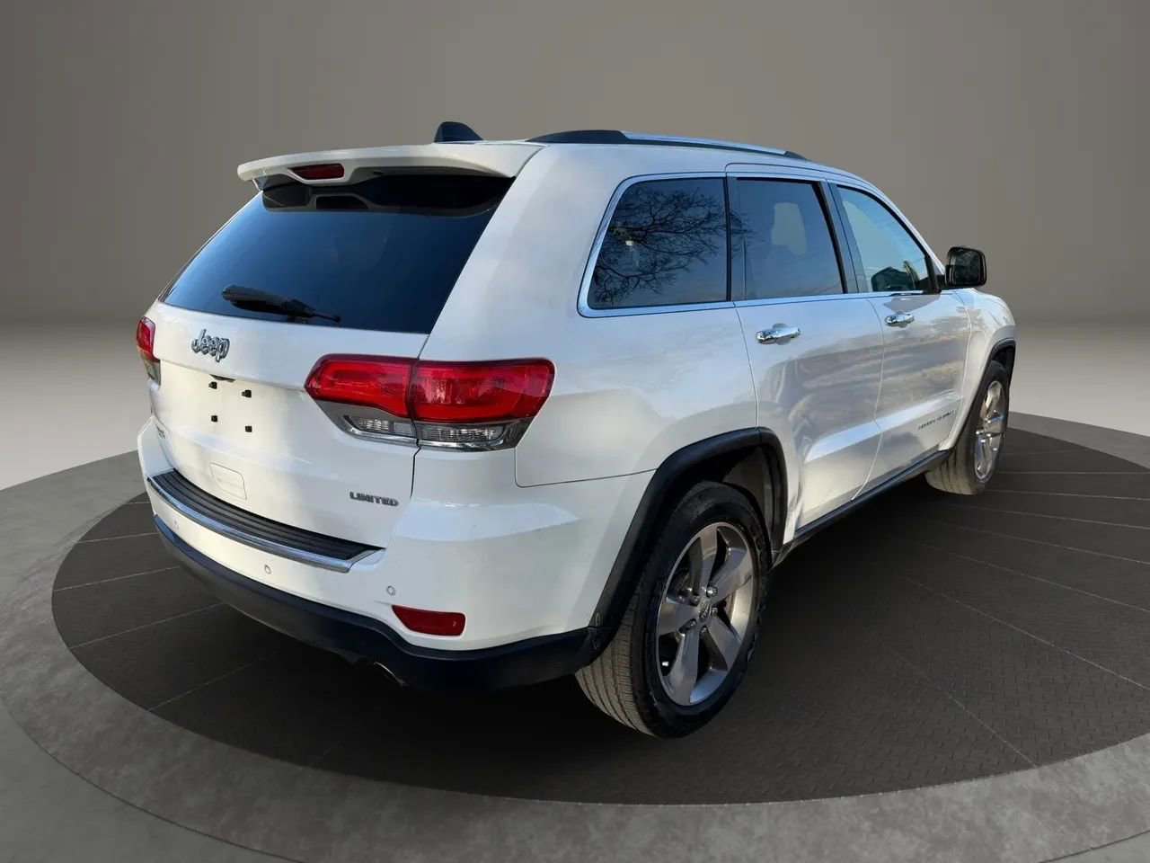 Used 2016 Jeep Grand Cherokee Limited image 6