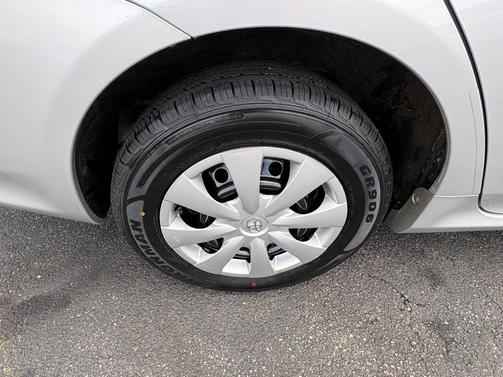 Used 2010 Toyota Corolla LE w/ All Weather Guard Pkg FWD image 18