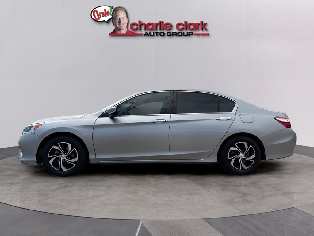 Used 2017 Honda Accord LX image 2