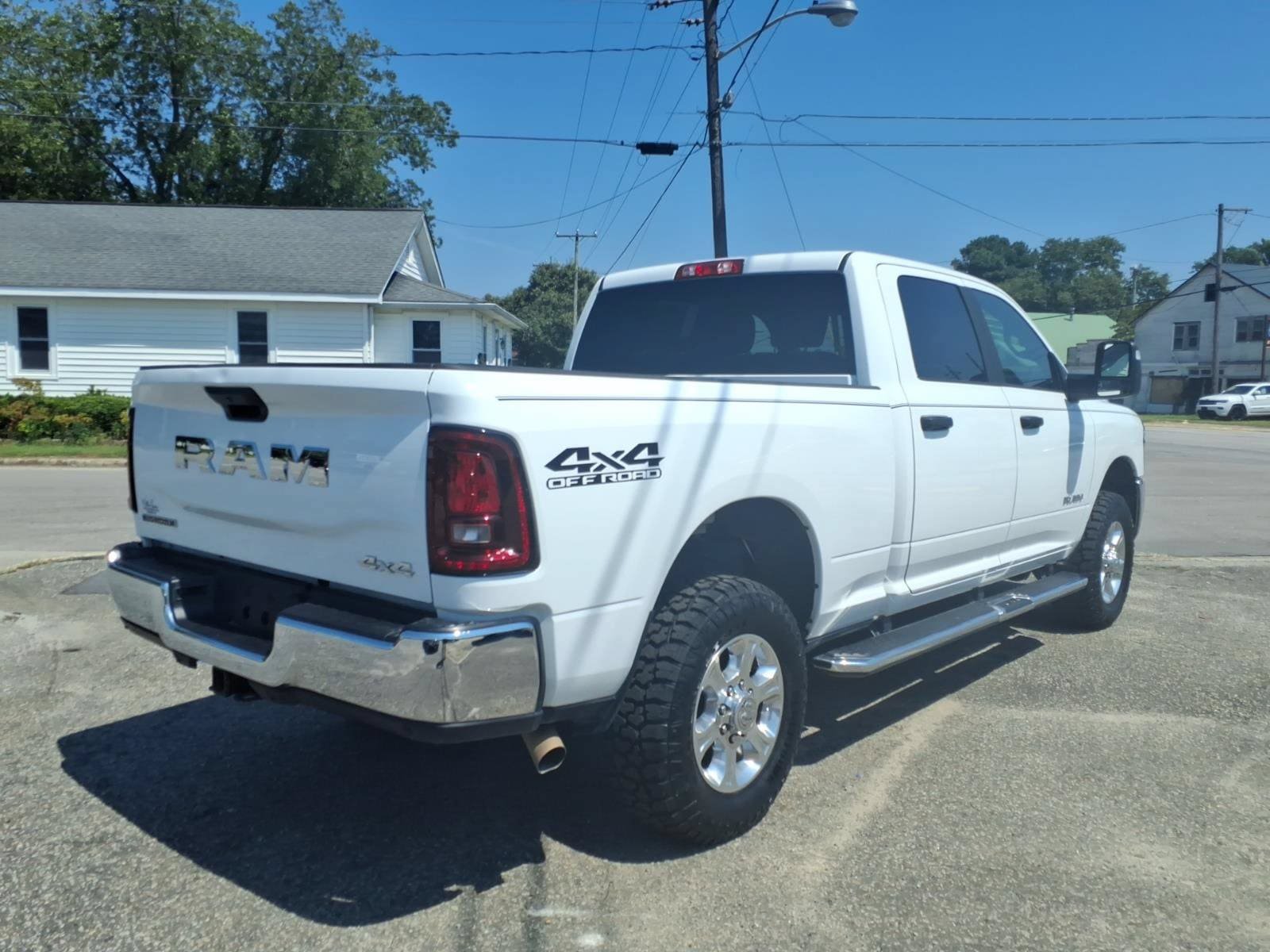 Used 2026 RAM 2500 Big Horn AWD/4WD image 2