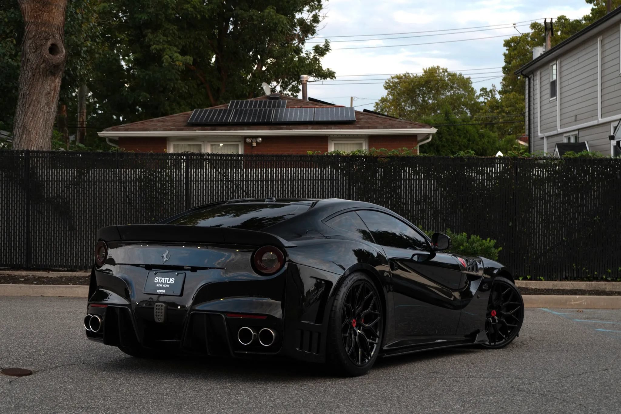 Used 2015 Ferrari F12 Berlinetta RWD image 10