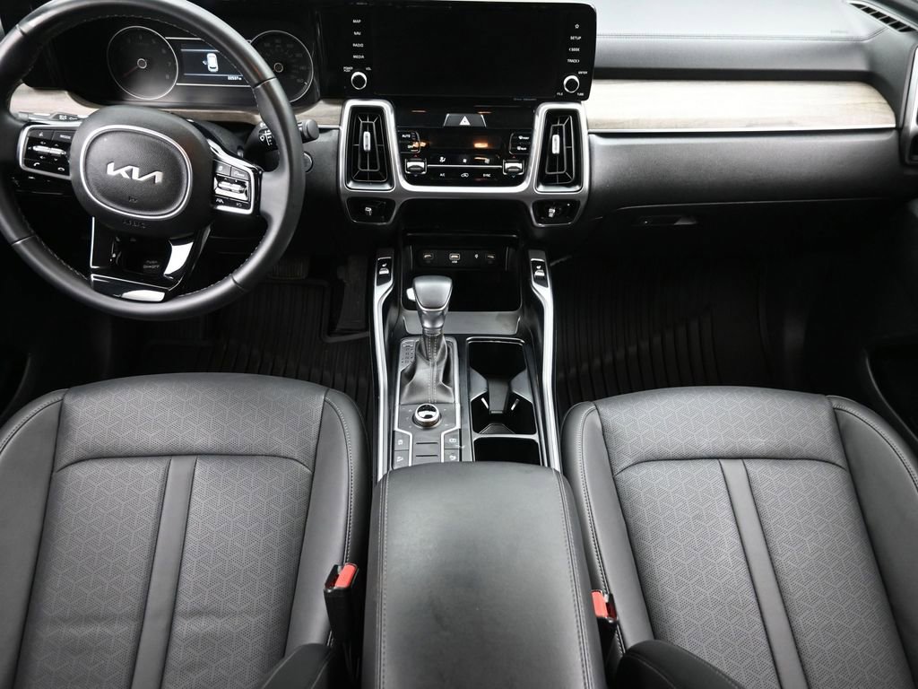 Used 2023 Kia Sorento S image 13