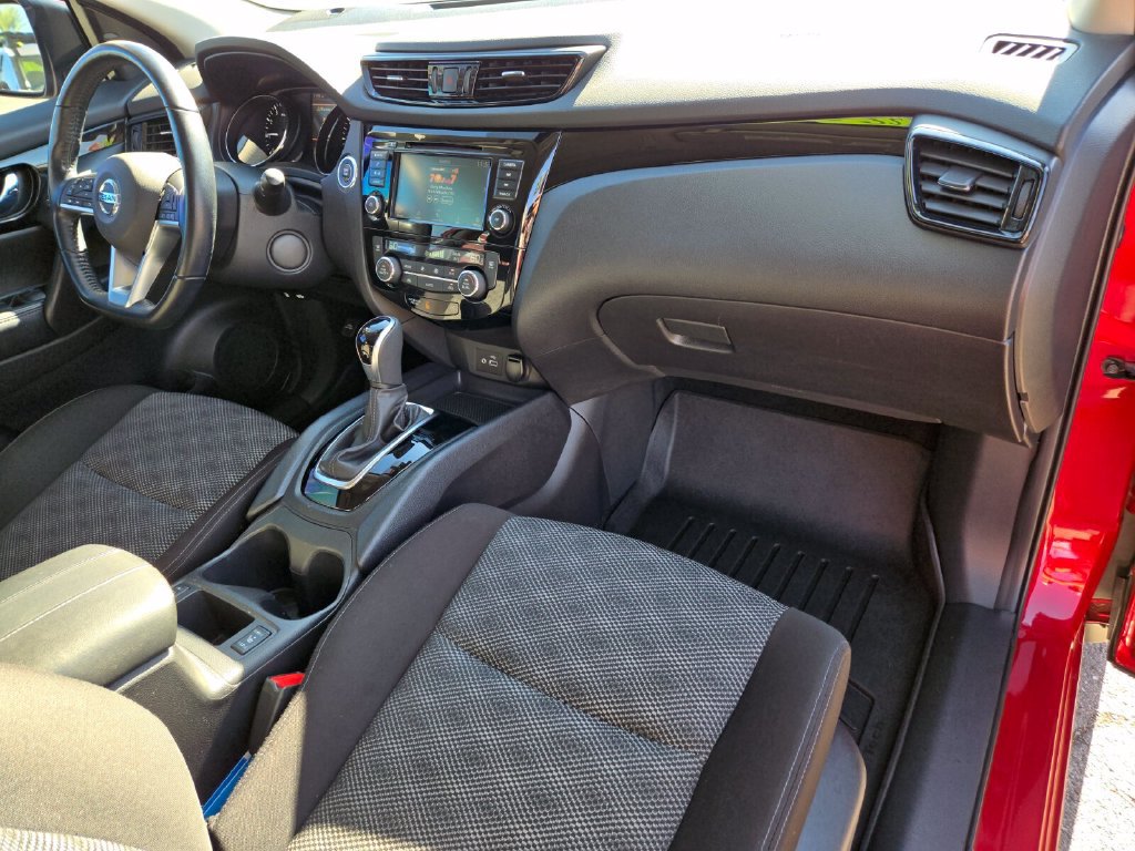 Certified 2022 Nissan Rogue Sport SV AWD/4WD image 23