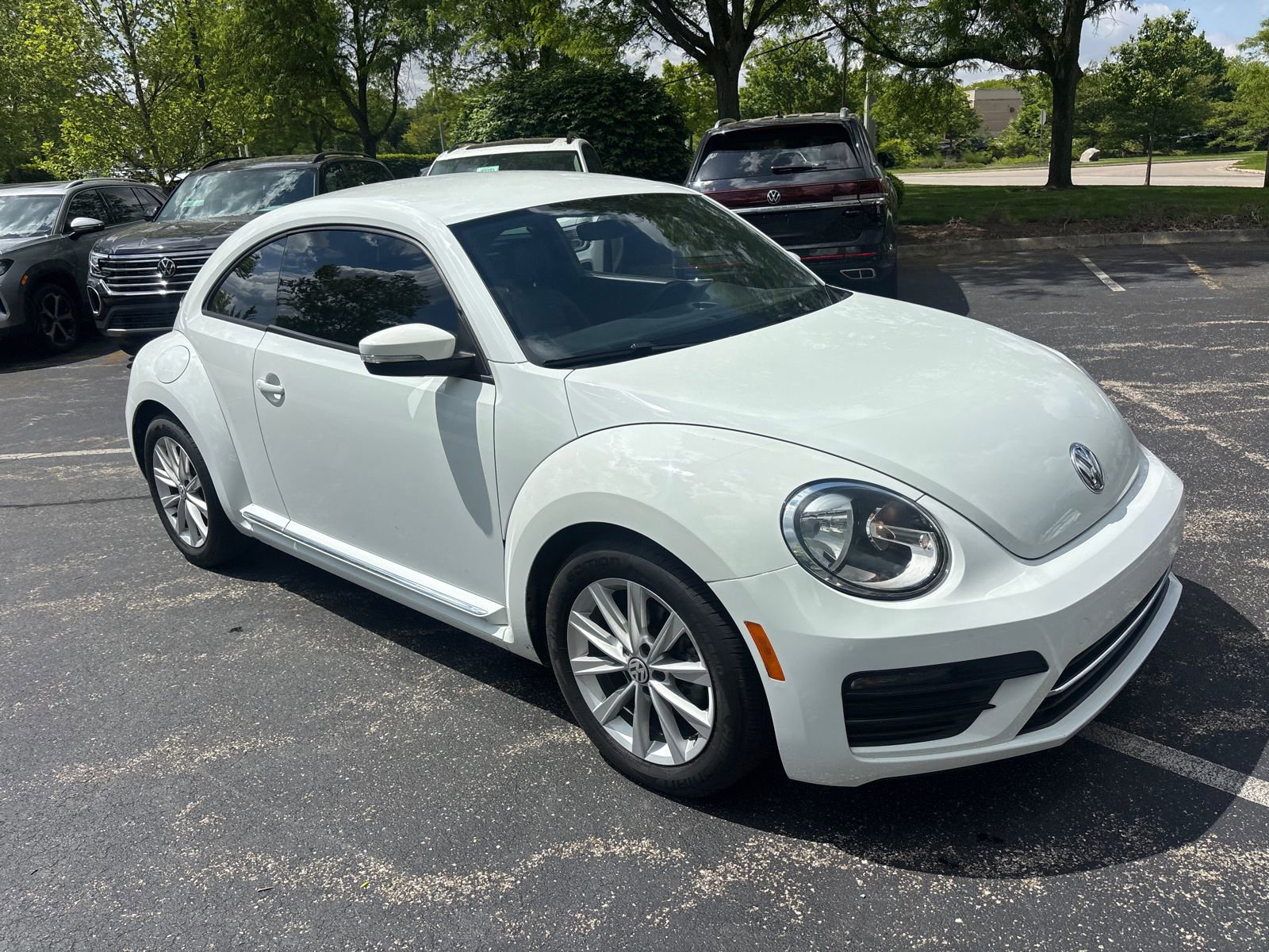 Used 2018 Volkswagen Beetle 2.0T S w/ Style & Comfort Package For S FWD image 3
