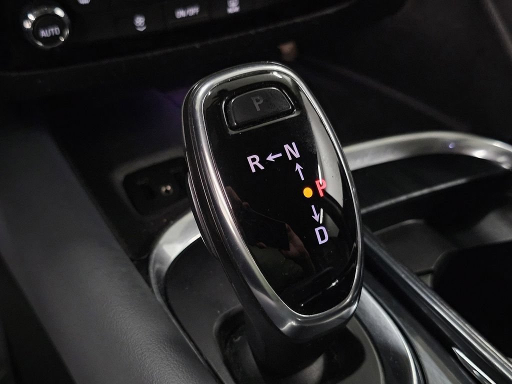Used 2019 Buick Enclave Essence w/ LPO, Touring Package FWD image 21